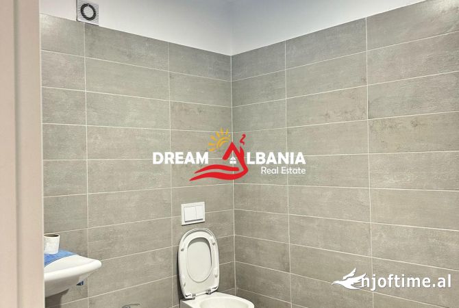 Ambient biznesi me qera 3+1 ne Tirane - 1,300 Euro