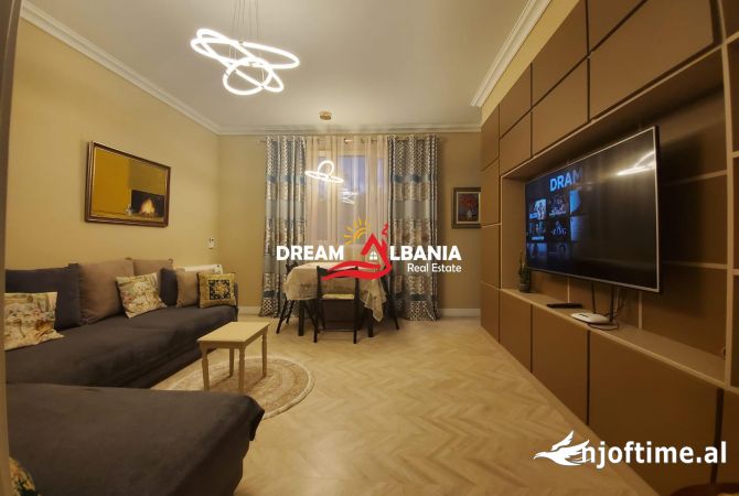Shtepi me qera 2+1 ne Tirane - 800 Euro