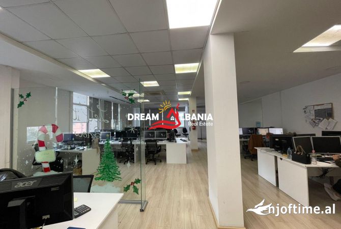 Ambient biznesi me qera 3+1 ne Tirane - 4,000 Euro