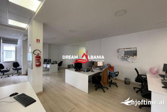 Ambient biznesi me qera 3+1 ne Tirane - 4,000 Euro
