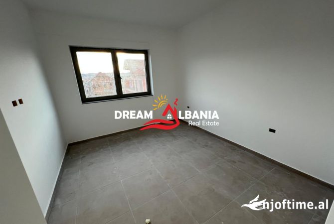 Ambient biznesi me qera 3+1 ne Tirane - 400 Euro