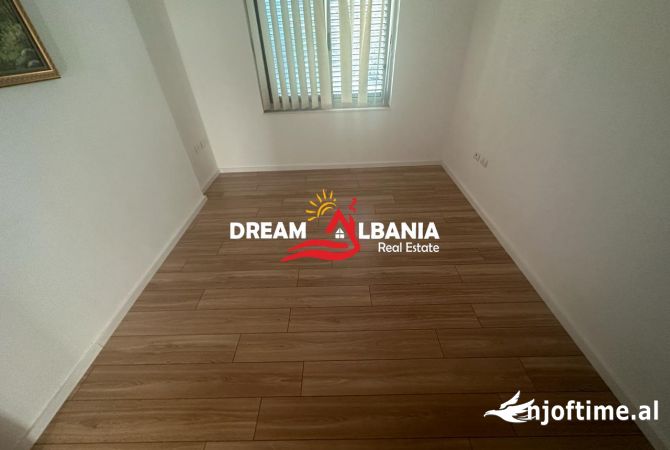 Shtepi ne shitje Apartament ne Tirane, 2+1, Mobilimi Bosh, pa mobiluar, Pagesa 170,000  Euro.