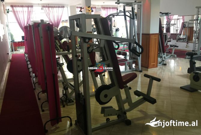 Ambiente Commerciale in Vendita 1+1 a Tirana - 15,000 Euro