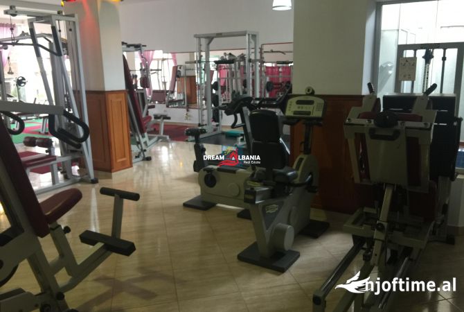 Ambiente Commerciale in Vendita 1+1 a Tirana - 15,000 Euro