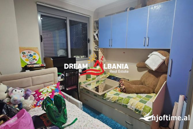 Shtepi ne shitje Apartament ne Tirane, 3+1, Mobilimi Bosh, pa mobiluar, Pagesa 138,000  Euro.