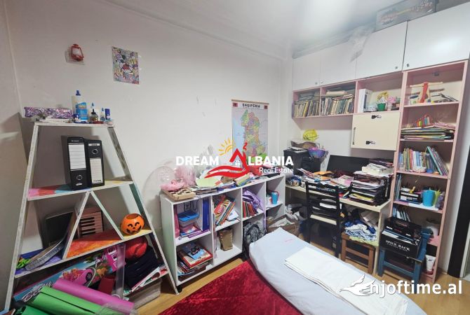 Shtepi ne shitje Apartament ne Tirane, 3+1, Mobilimi Bosh, pa mobiluar, Pagesa 138,000  Euro.