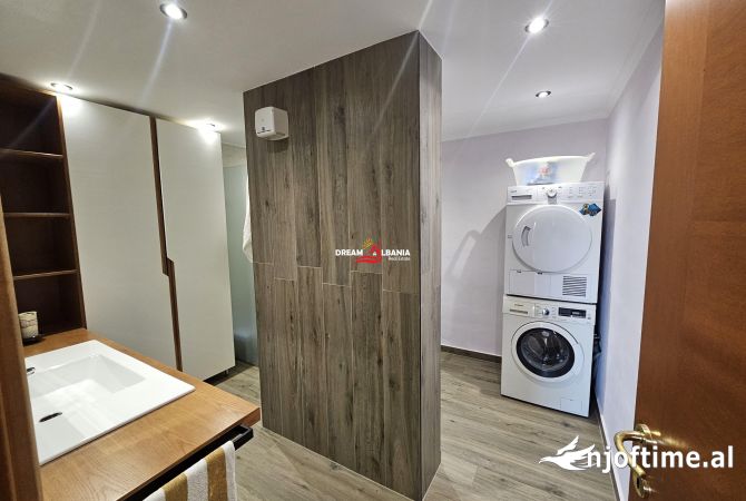 Shtepi ne shitje Apartament ne Tirane, 3+1, Mobilimi E mobiluar, Pagesa 339,990  Euro.
