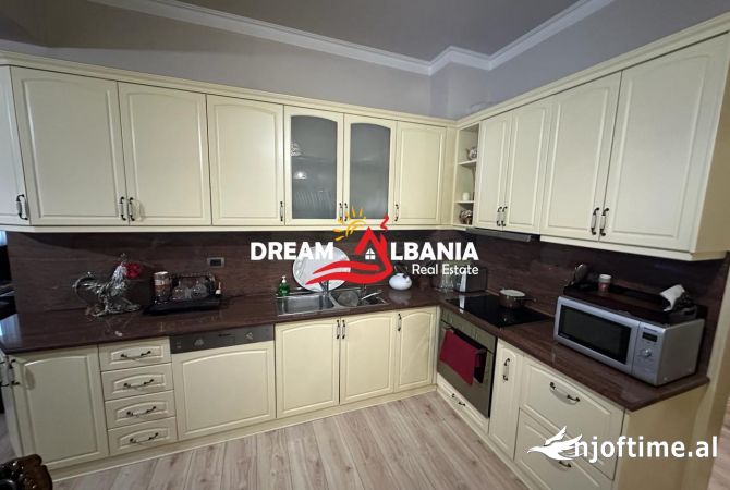 Shtepi ne shitje 3+1 ne Tirane - 300,000 Euro