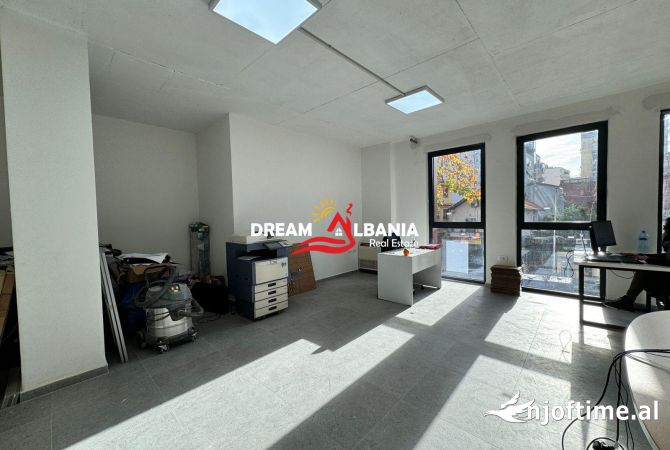 Ambient biznesi ne shitje 1+1 ne Tirane - 372,000 Euro