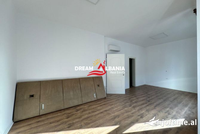 Shitet njesi biznesi ne rrugen e Kavajes (ID 4161096)