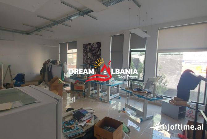 Ambjent biznesi me qera tek Liqeni i Thate, prane “Kopshtit Zoologjik” (ID 42611062)