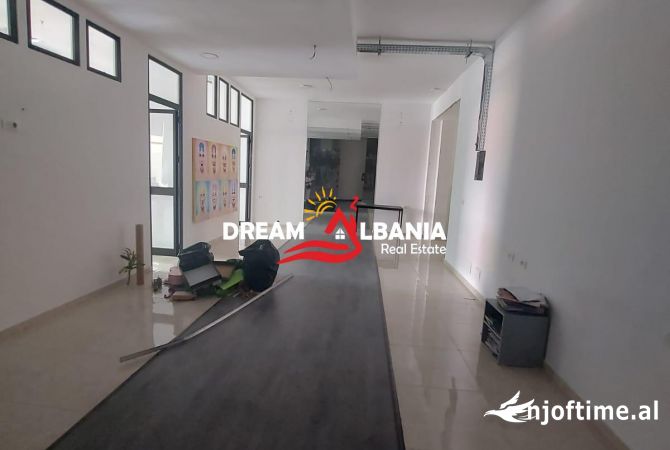 Ambient biznesi me qera 1+1 ne Tirane - 1,300 Euro