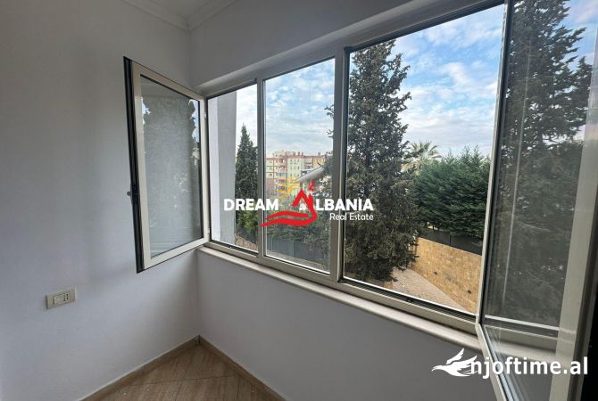 Shtepi ne shitje Apartament ne Tirane, 1+1, Mobilimi E mobiluar, Pagesa 89,000  Euro.