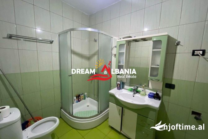 Shtepi ne shitje Apartament ne Tirane, 2+1, Mobilimi E mobiluar, Pagesa 125,000  Euro.