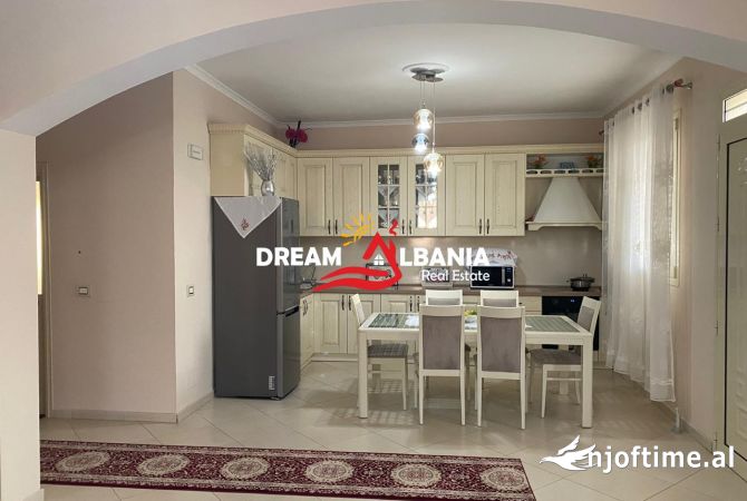 Shtepi me qera 6+1 ne Tirane - 1,700 Euro