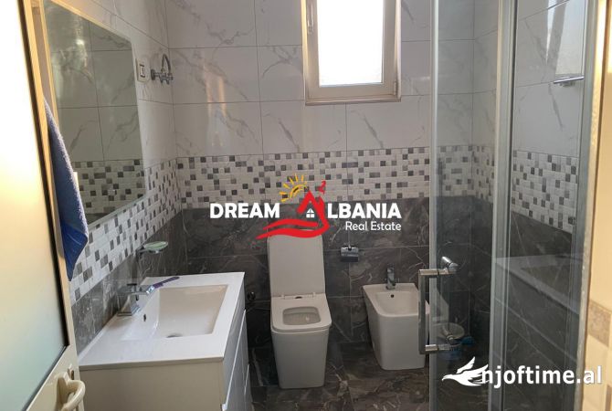 Shtepi me qera Vila Luksoze ne Tirane, 6+1, Mobilimi E mobiluar, Pagesa 1,700  Euro.