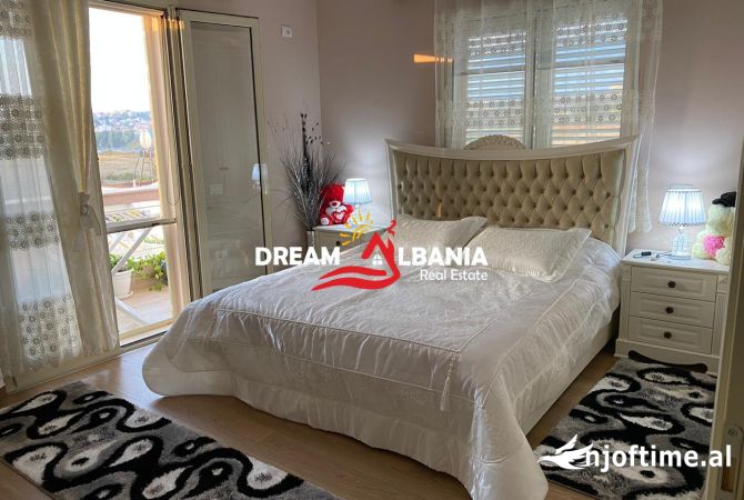 Shtepi me qera Vila Luksoze ne Tirane, 6+1, Mobilimi E mobiluar, Pagesa 1,700  Euro.