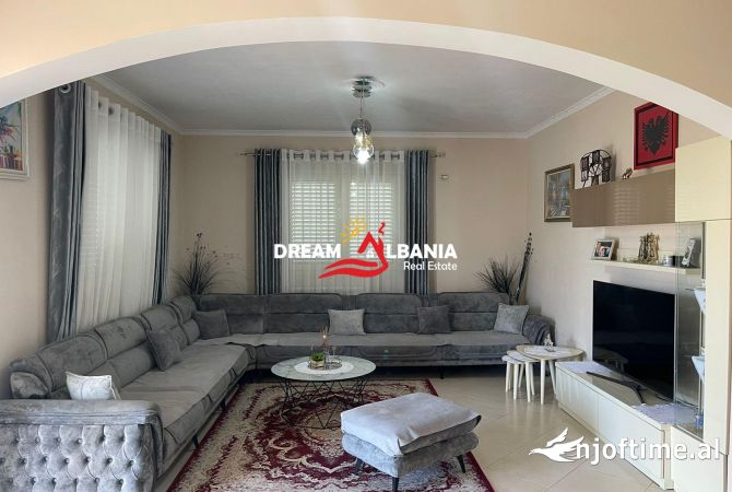 Shtepi me qera Vila Luksoze ne Tirane, 6+1, Mobilimi E mobiluar, Pagesa 1,700  Euro.