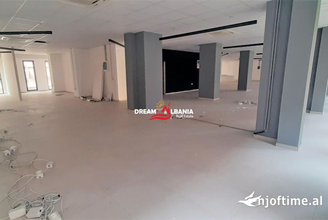 Ambient biznesi me qera 3+1 ne Tirane - 12 Euro