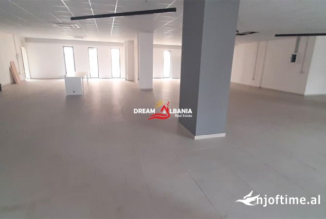 Ambient me qera open space ne rrugen Jordan Misja prane kompleksit Panorama ne Tirane (ID 4261490)