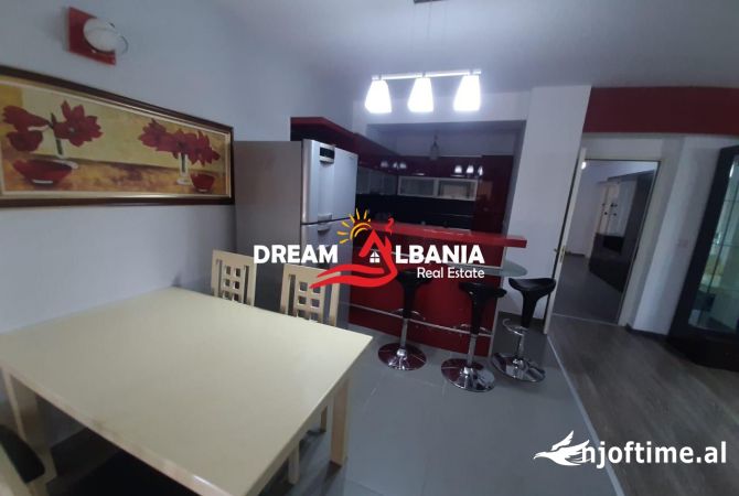 Shtepi me qera Apartament ne Tirane, 3+1, Mobilimi E mobiluar, Pagesa 750  Euro.