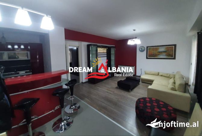 Shtepi me qera Apartament ne Tirane, 3+1, Mobilimi E mobiluar, Pagesa 750  Euro.
