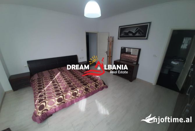 Shtepi me qera Apartament ne Tirane, 3+1, Mobilimi E mobiluar, Pagesa 750  Euro.