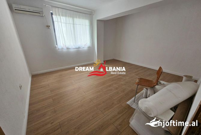 Ambient biznesi me qera 3+1 ne Tirane - 800 Euro