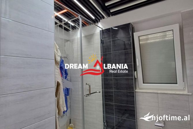 Shtepi ne shitje Apartament ne Durres, 2+1, Mobilimi E mobiluar, Pagesa 250,000  Euro.