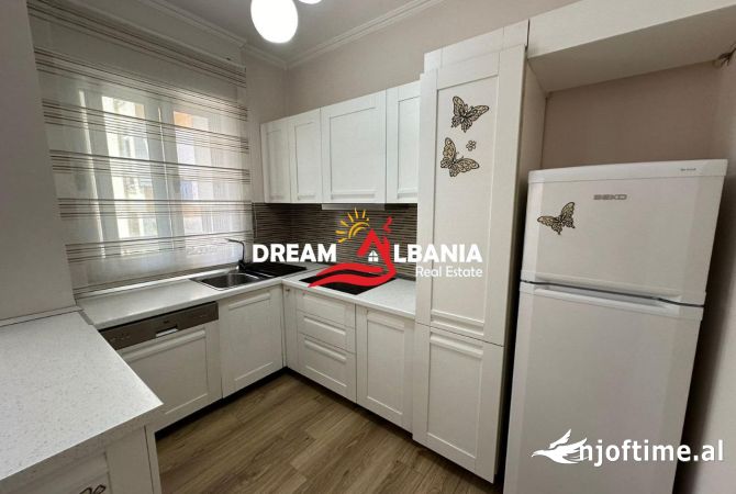 Shtepi me qera Apartament ne Tirane, 2+1, Mobilimi E mobiluar, Pagesa 700  Euro.