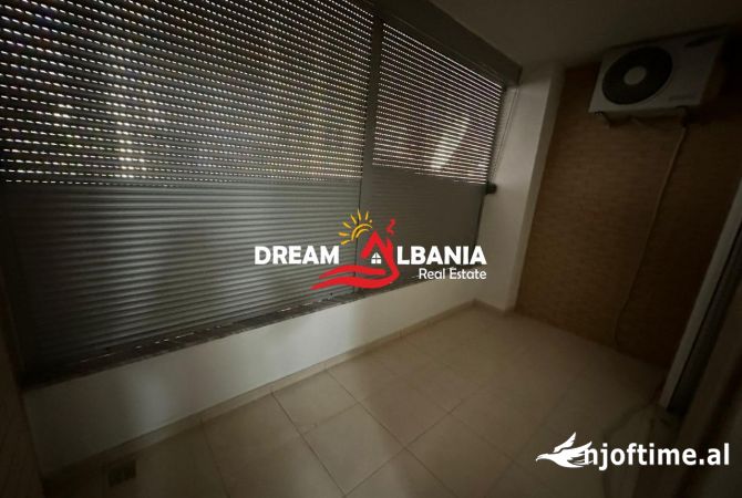 Shtepi me qera Apartament ne Tirane, 2+1, Mobilimi E mobiluar, Pagesa 700  Euro.