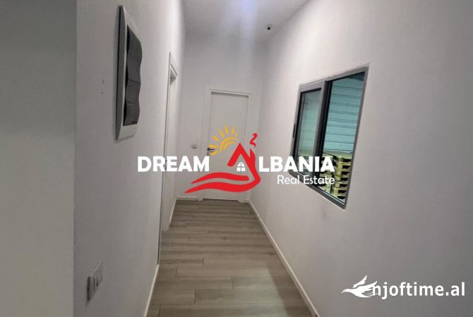 Ambient biznesi me qera 4+1 ne Tirane - 2,700 Euro