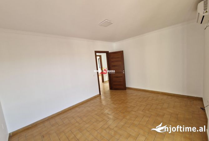 Ambient biznesi me qera 3+1 ne Tirane - 150,000 Leke