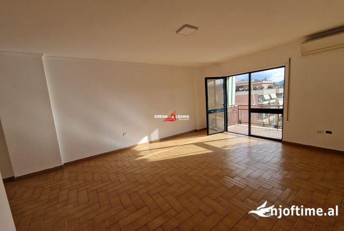 Ambient biznesi me qera 3+1 ne Tirane - 150,000 Leke