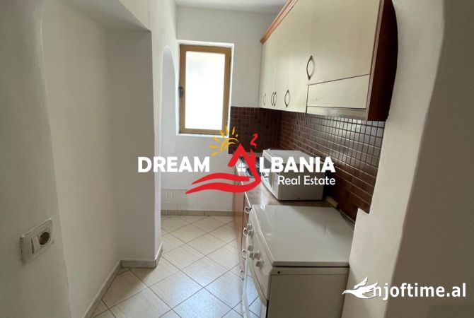Shtepi ne shitje Apartament ne Tirane, 1+1, Mobilimi Bosh, pa mobiluar, Pagesa 95,000  Euro.