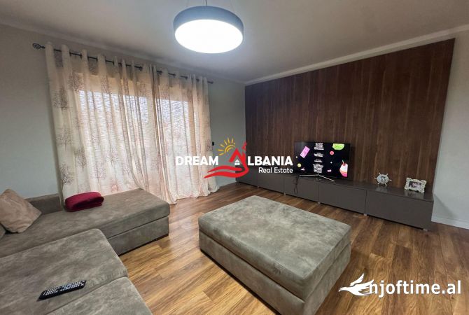 Shtepi me qera Apartament ne Tirane, 2+1, Mobilimi E mobiluar, Pagesa 900  Euro.