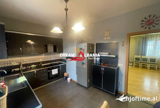 Shtepi me qera 3+1 ne Tirane - 1,100 Euro