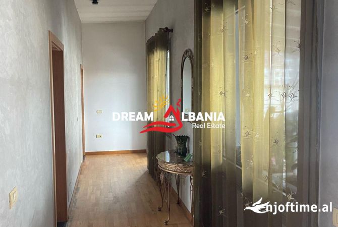 Shtepi me qera Apartament ne Tirane, 3+1, Mobilimi E mobiluar, Pagesa 1,100  Euro.