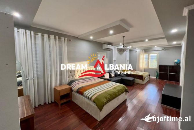 Shtepi me qera Vila Luksoze ne Tirane, 3+1, Mobilimi E mobiluar, Pagesa 2,500  Euro.