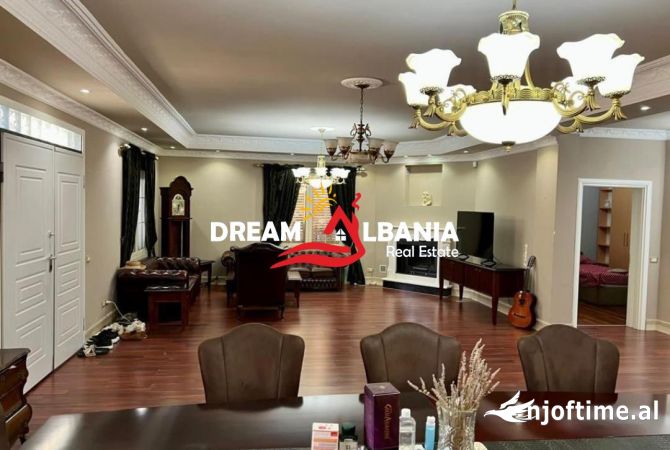 Shtepi me qera 3+1 ne Tirane - 2,500 Euro