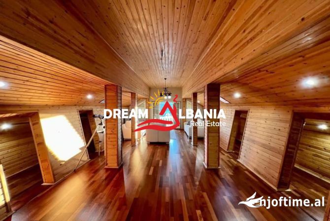 Shtepi me qera Vila Luksoze ne Tirane, 3+1, Mobilimi E mobiluar, Pagesa 2,500  Euro.