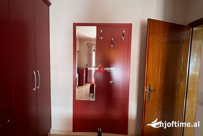 Shtepi ne shitje Apartament ne Tirane, 2+1, Mobilimi E mobiluar, Pagesa 130,000  Euro.