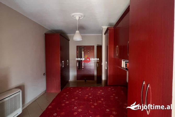 Shtepi ne shitje Apartament ne Tirane, 2+1, Mobilimi E mobiluar, Pagesa 130,000  Euro.