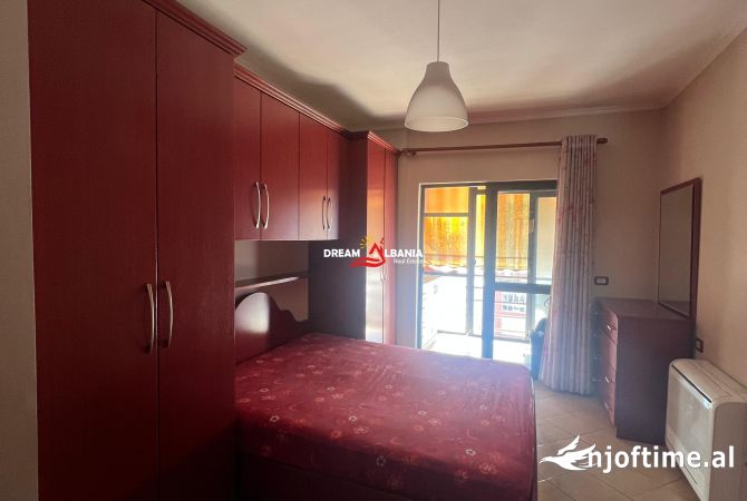 Shtepi ne shitje Apartament ne Tirane, 2+1, Mobilimi E mobiluar, Pagesa 130,000  Euro.