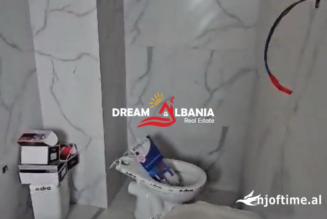 Shtepi ne shitje Apartament ne Tirane, 2+1, Mobilimi Bosh, pa mobiluar, Pagesa 118,000  Euro.