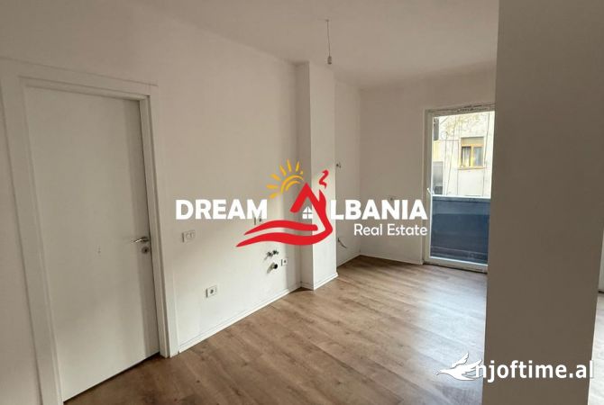 Ambient biznesi me qera 3+1 ne Tirane - 850 Euro