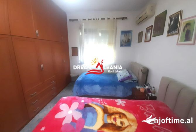 Shtepi ne shitje Apartament ne Tirane, 2+1, Mobilimi Bosh, pa mobiluar, Pagesa 150,000  Euro.