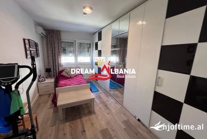 Shtepi ne shitje Apartament ne Tirane, 2+1, Mobilimi E mobiluar, Pagesa 175,000  Euro.