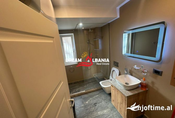 Ambjent zyre me qera ne rrugen Myslym Shyri, tek Shallvaret (ID 4261962)