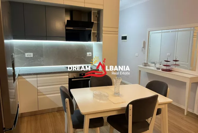 Shtepi me qera Apartament ne Tirane, 2+1, Mobilimi E mobiluar, Pagesa 800  Euro.